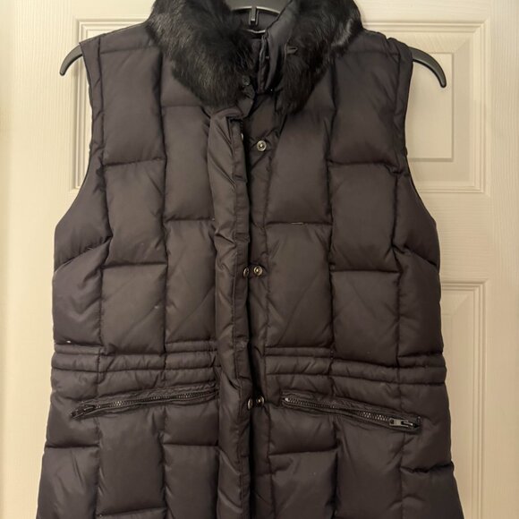 Black puffer vest with faux fur collar - Picture 5 of 6